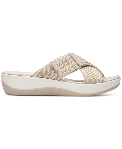 Woman's Sandals Clarks Cloudsteppers Arla Wave Sandal Beige Size 9M